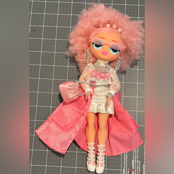 LOL OMG Miss Celebrate Doll - Picture 1 of 1